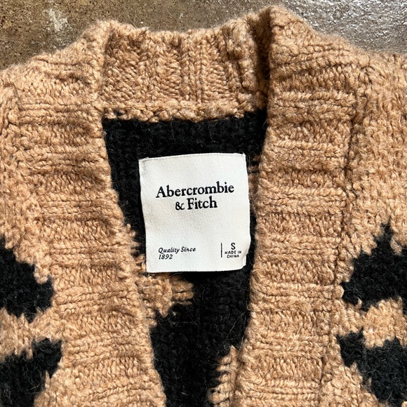Abercrombie and Fitch chunky knit cardigan - Picture 2 of 2